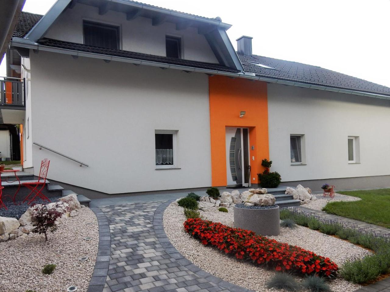 Bed and Breakfast Fruehstueckspension Lach Эберндорф Экстерьер фото